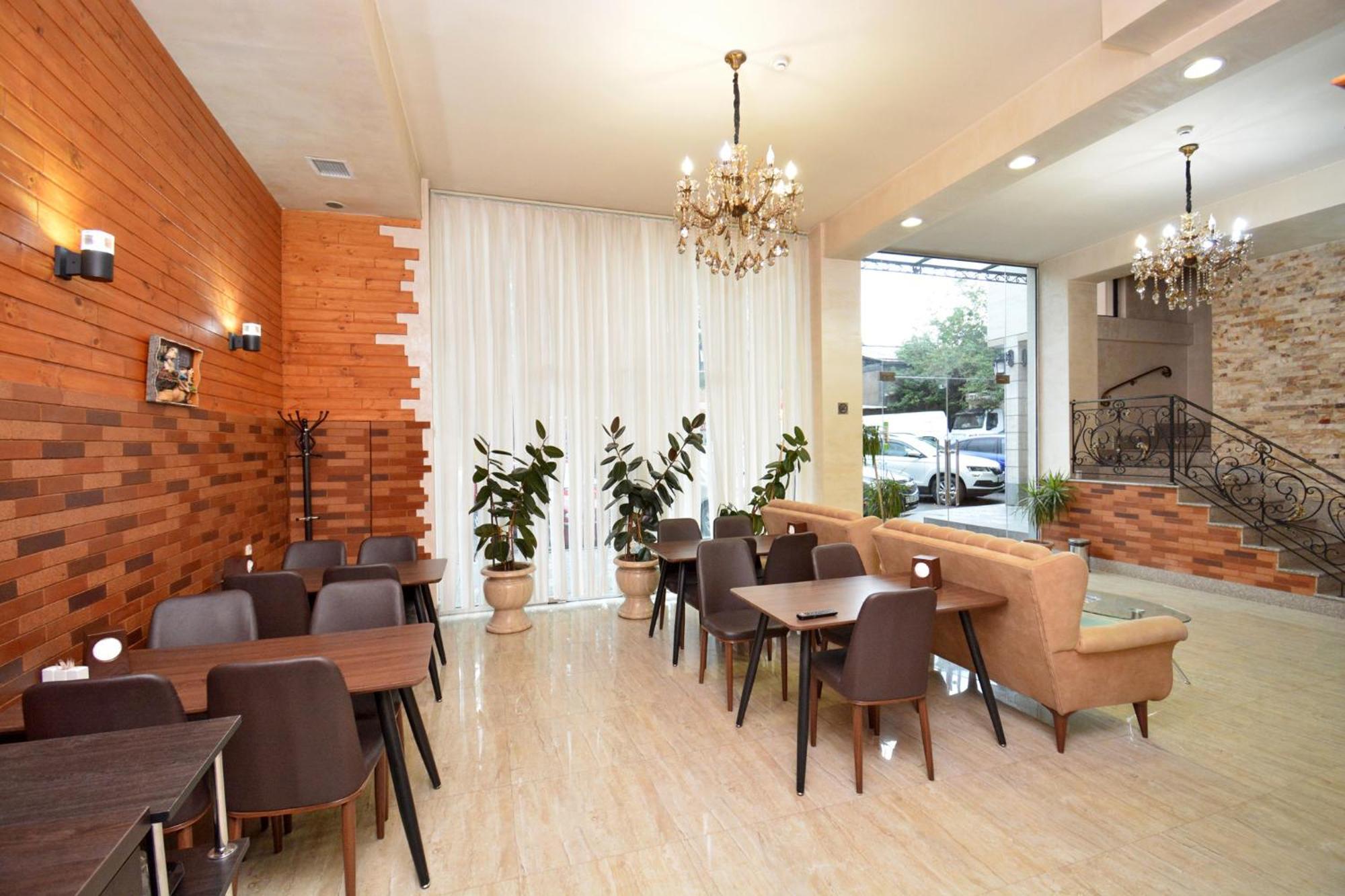 Partez Hotel Yerevan Exterior photo