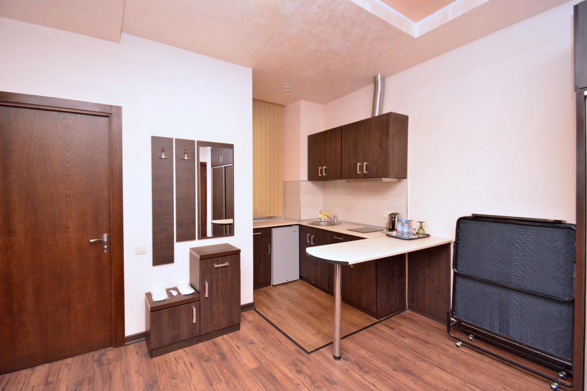Partez Hotel Yerevan Exterior photo